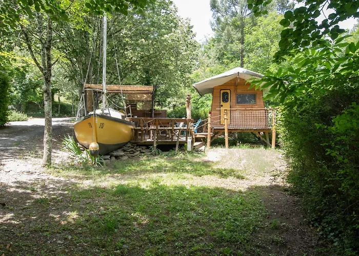 Camping La Pecherie 3*
